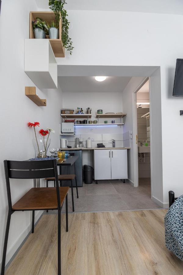 Cozy Studio, Near Airport & Sea Apartment ปอร์โตราฟตี ภายนอก รูปภาพ