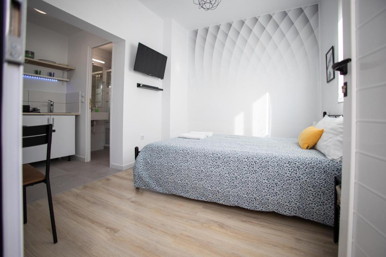 Cozy Studio, Near Airport & Sea Apartment ปอร์โตราฟตี ภายนอก รูปภาพ